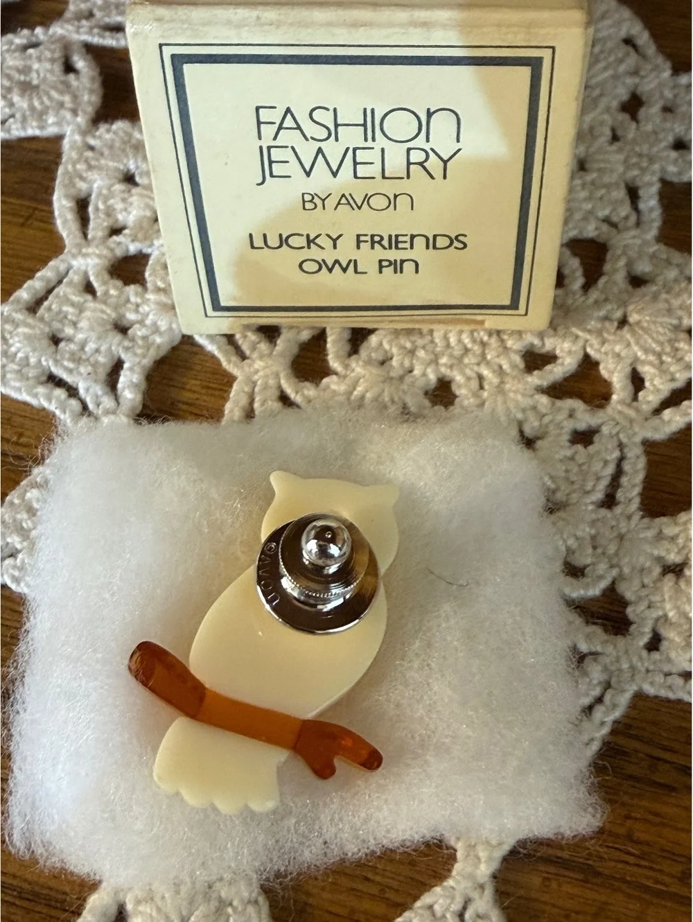 VTG 1984 Avon Lucky Friends Owl Pin Brooch Milky White Lucite Amber Branch NIB